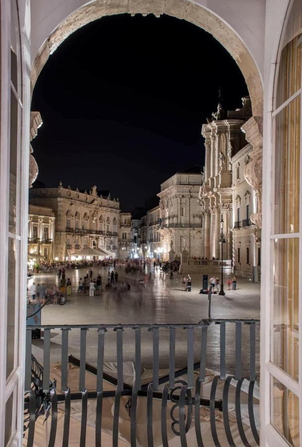 Ortigia Charme Piazza Duomo Apartment Syracuse Ngoại thất bức ảnh