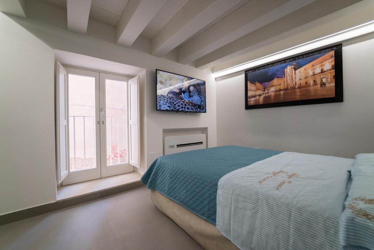 Ortigia Charme Piazza Duomo Apartment Syracuse Ngoại thất bức ảnh