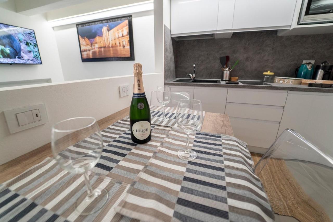 Ortigia Charme Piazza Duomo Apartment Syracuse Ngoại thất bức ảnh
